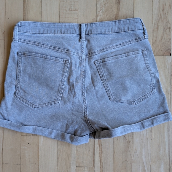 Old Navy Women's Lt. Gray O.G. Short High Rise Shorts, Sz 10 - Picture 5 of 5